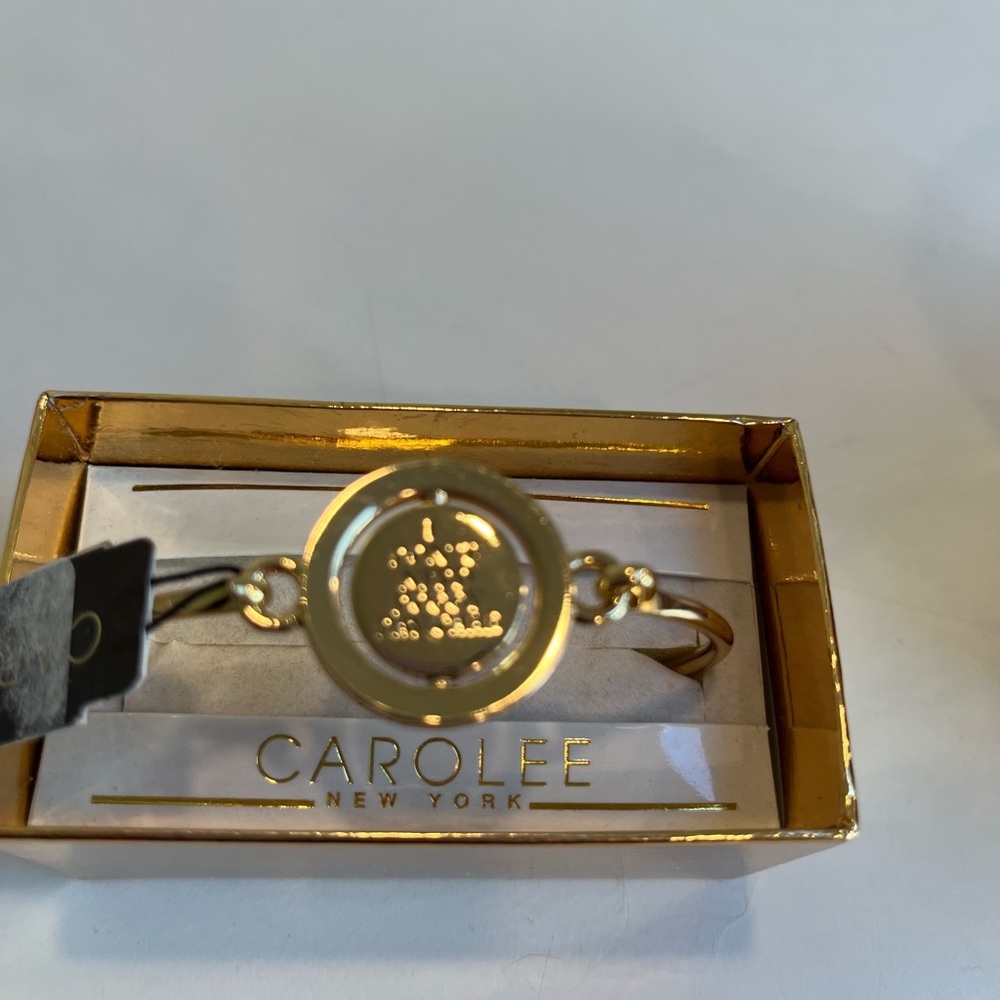 NIB Carolee bracelet with dog motif 🐶 - Picture 5 of 6